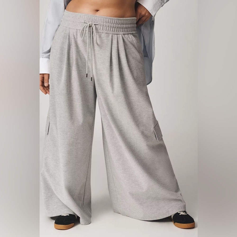 Weekenders Women's Gray Wide-Leg sweat Pants size L